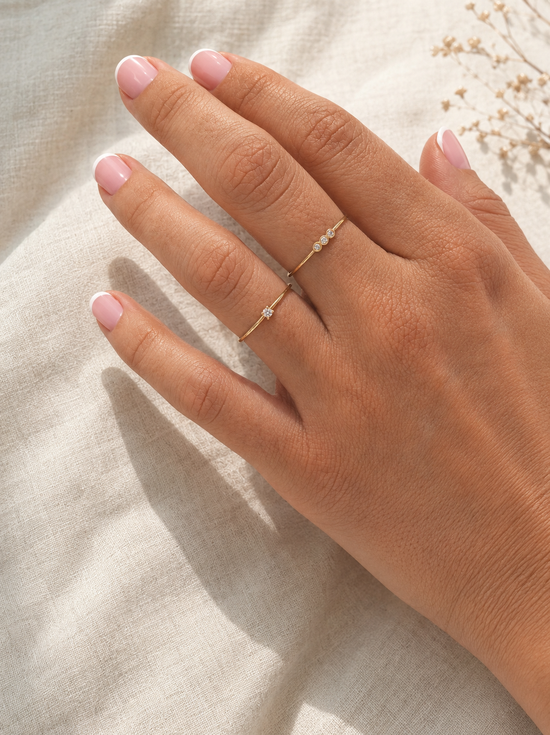 Anillo con tres diamantes