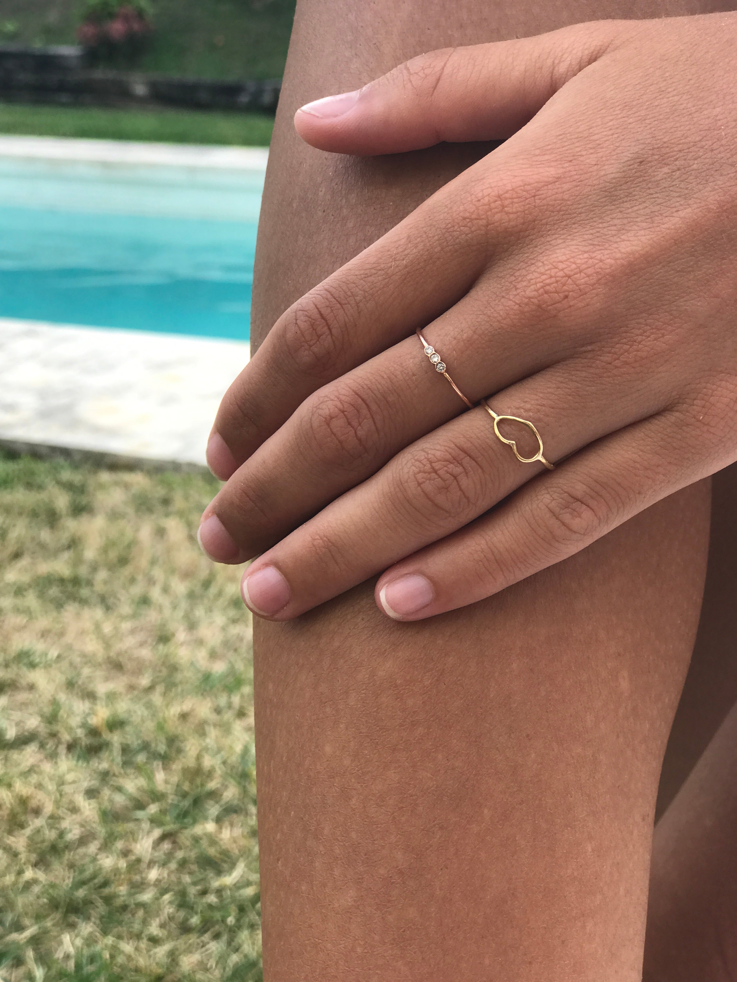 Anillo con tres diamantes