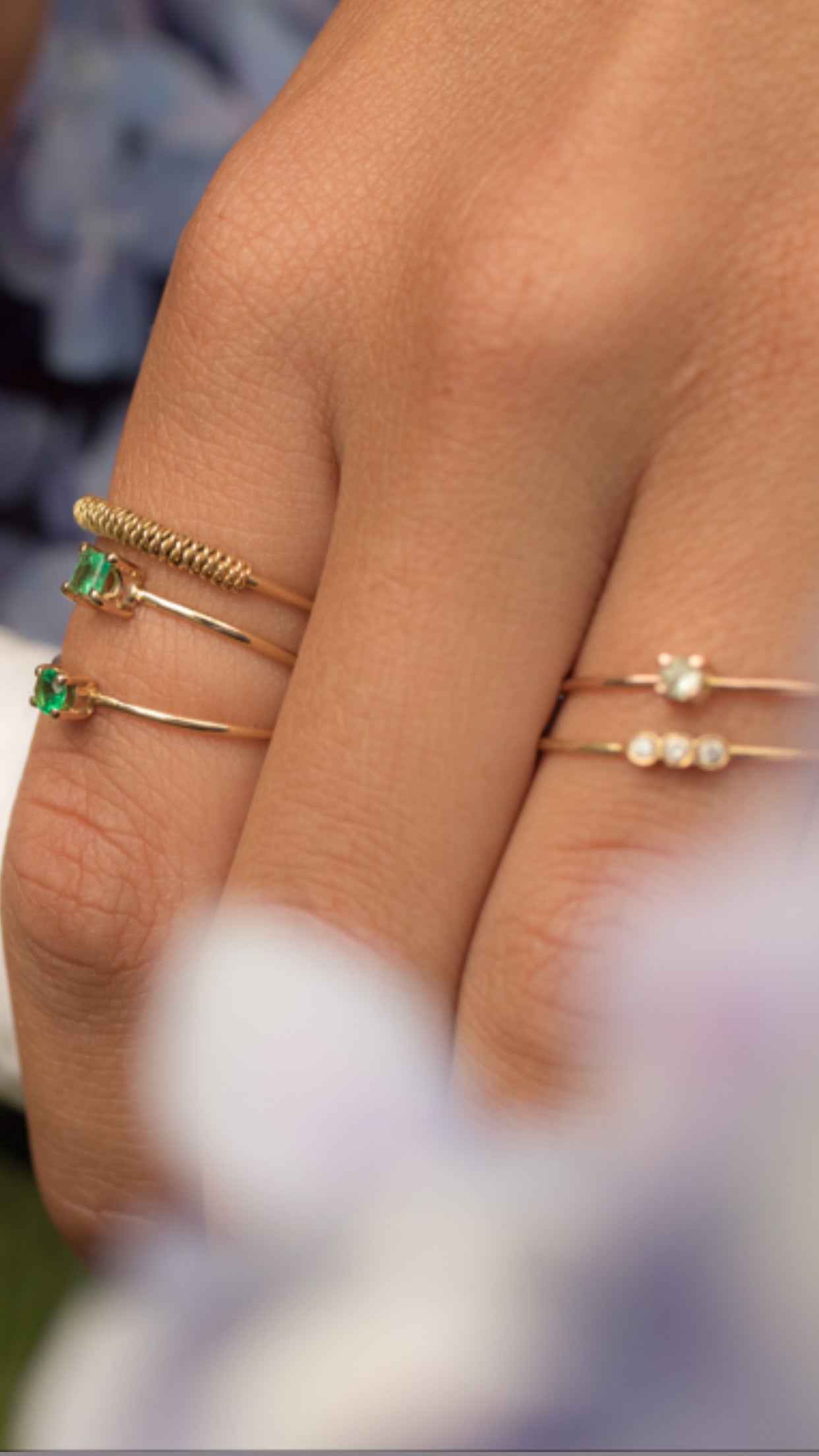 Anillo con tres diamantes