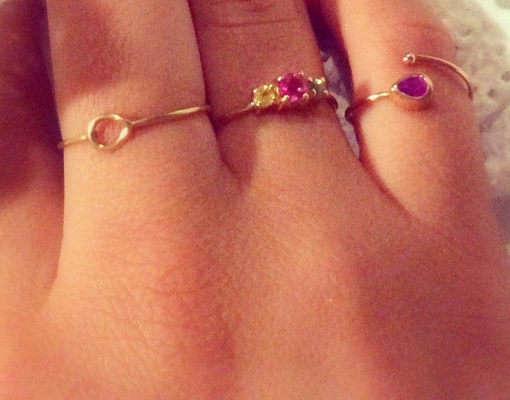 Anillo Gota con Rubí en Oro Rosa 18 K