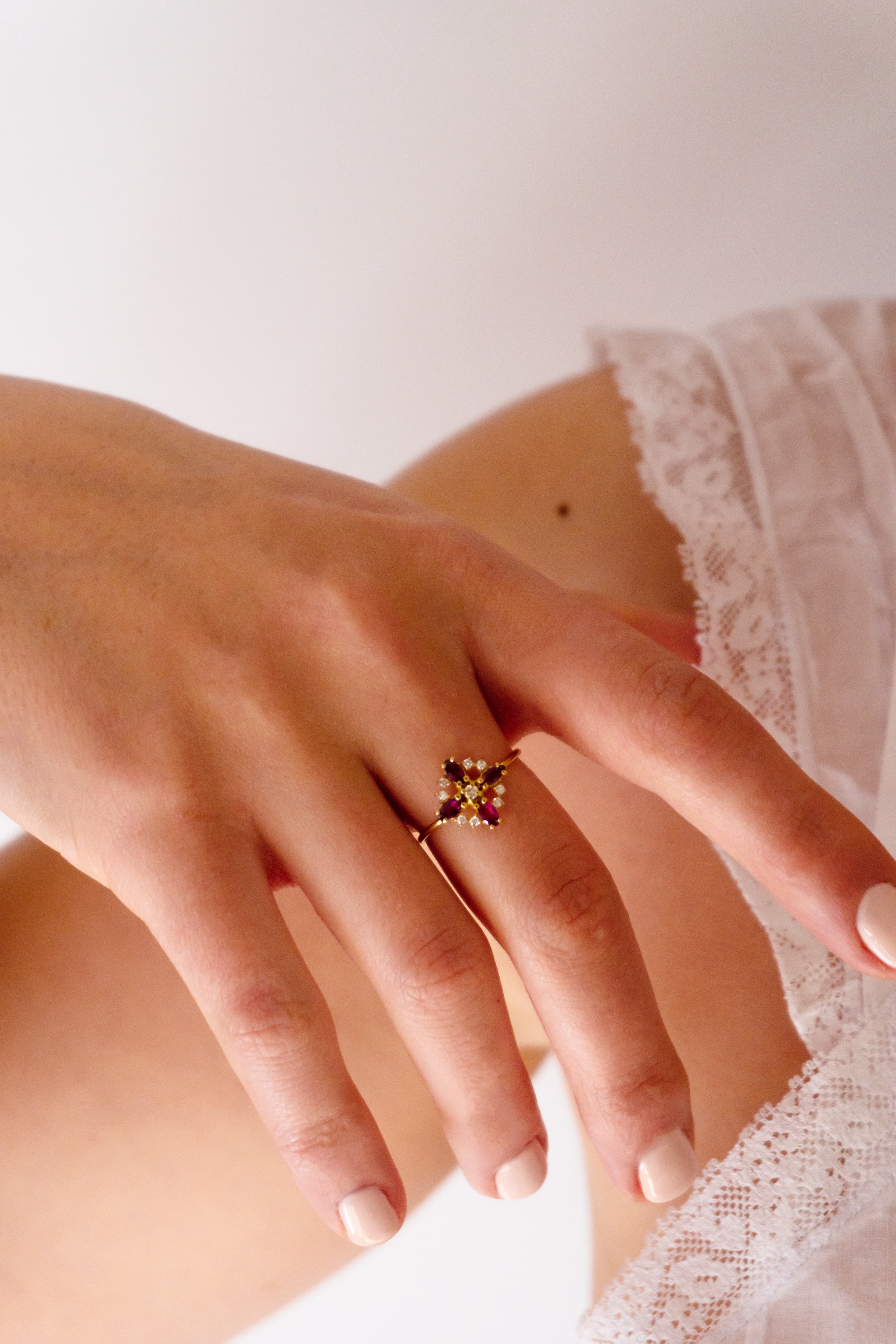 Amaltea rubies y diamantesOro 18kt