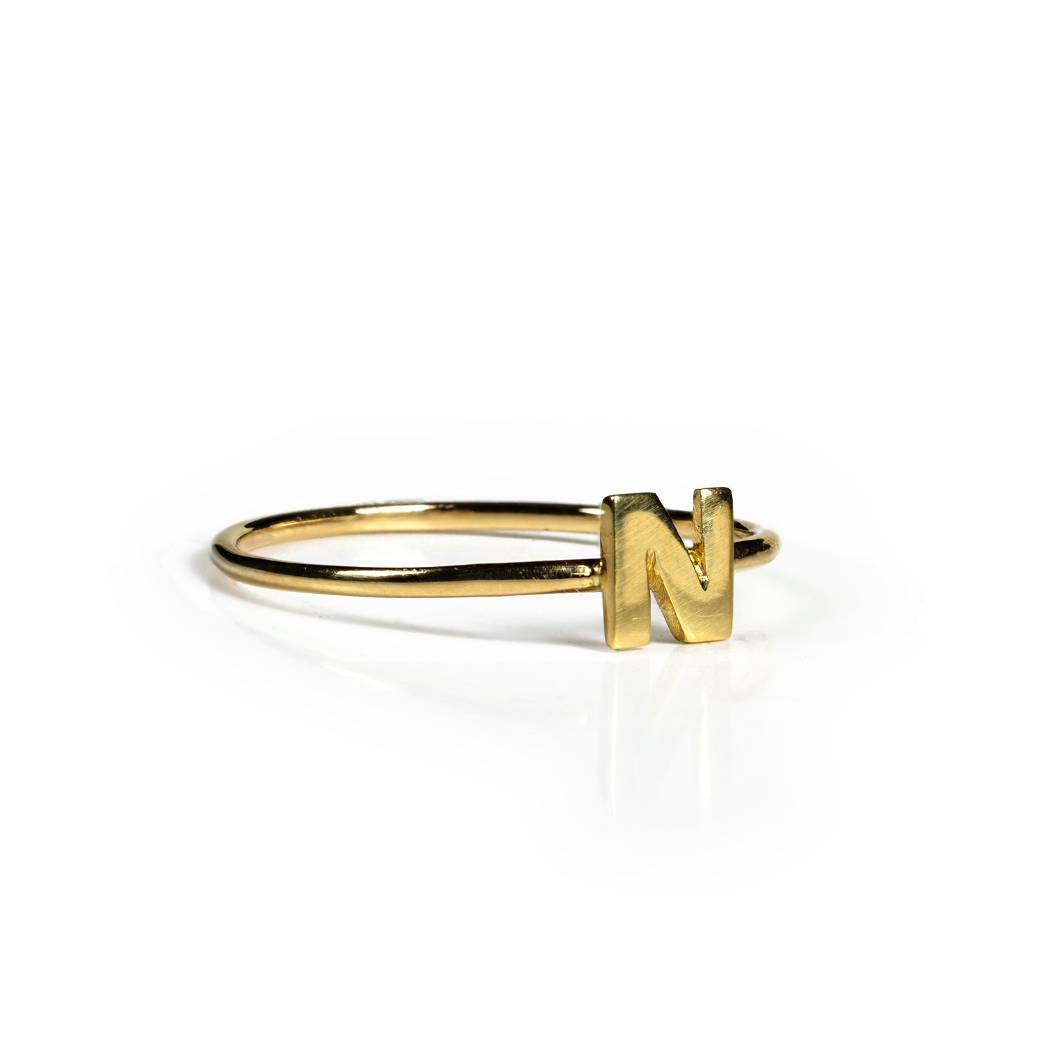 Anillo personalizado inicial Oro 18Kt