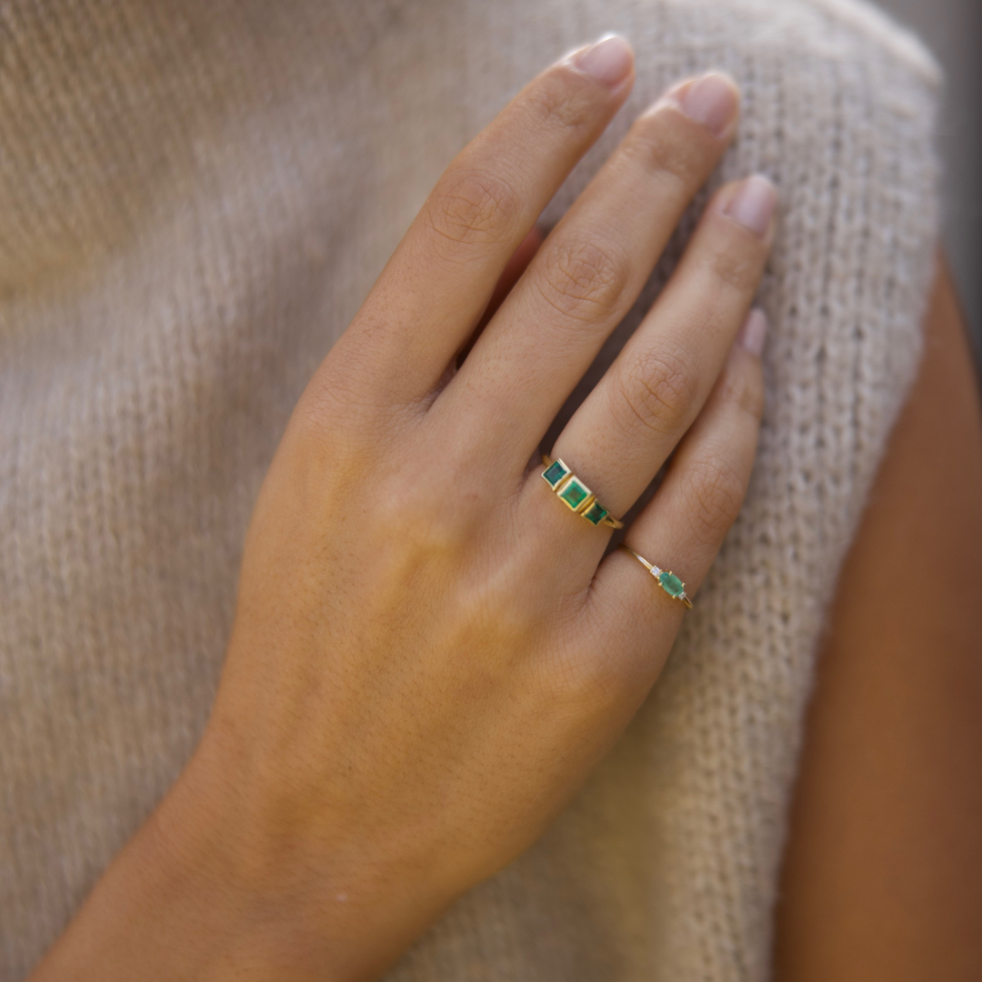 Anillo tres esmeraldas Oro 18kt