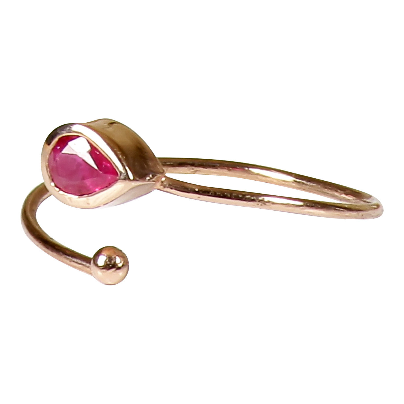 Anillo Gota con Rubí en Oro Rosa 18 K