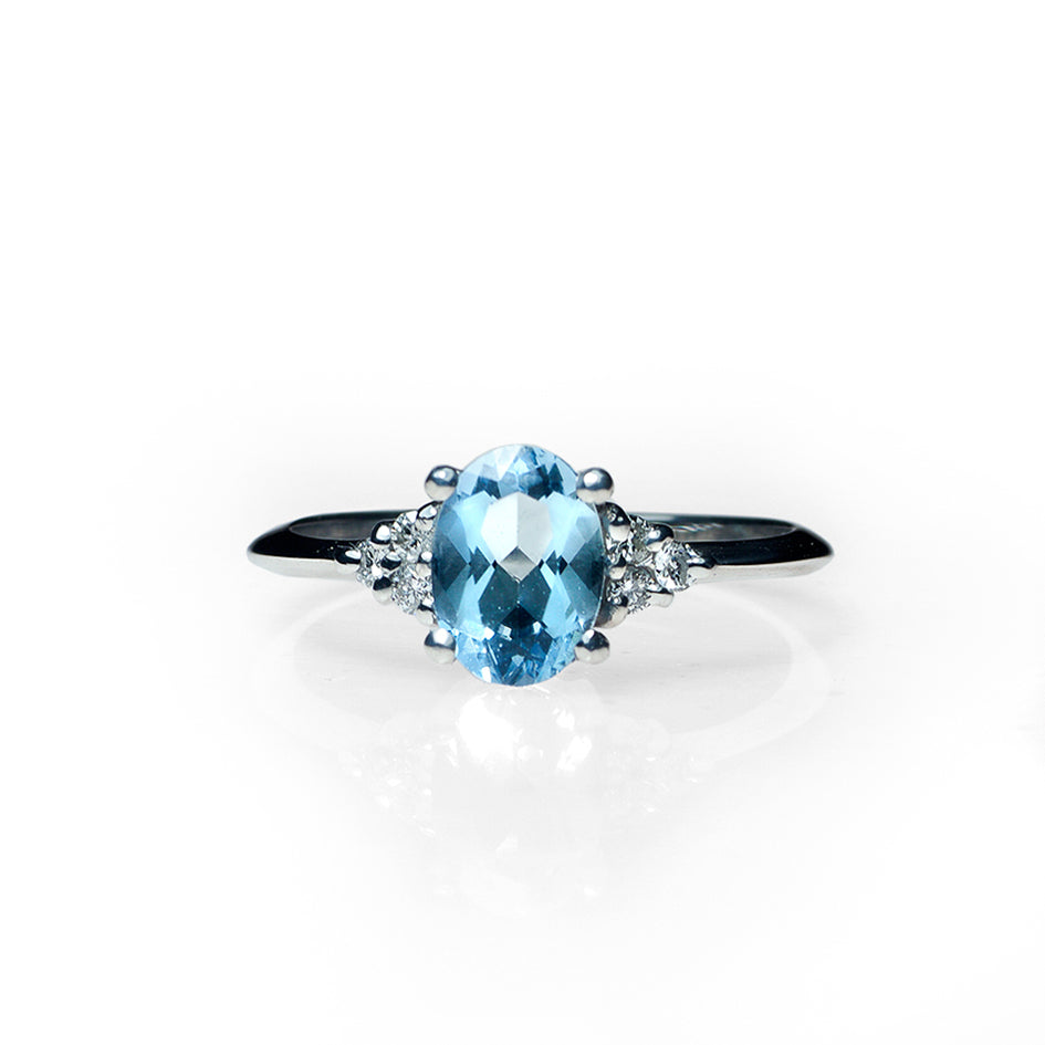Aguamarina con seis diamantes en oro18k