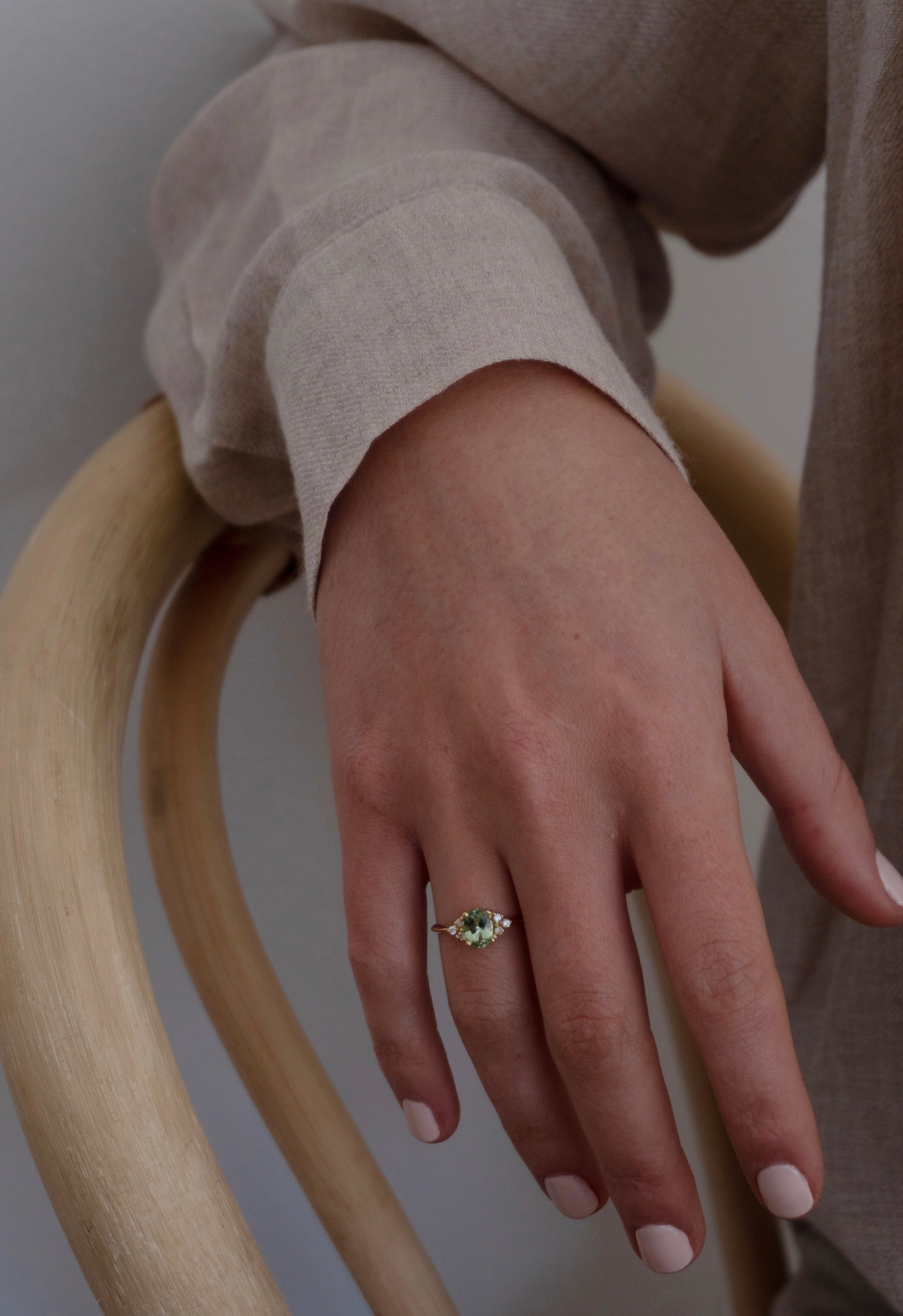 Turmalina Verde con seis diamantes Oro 18kt
